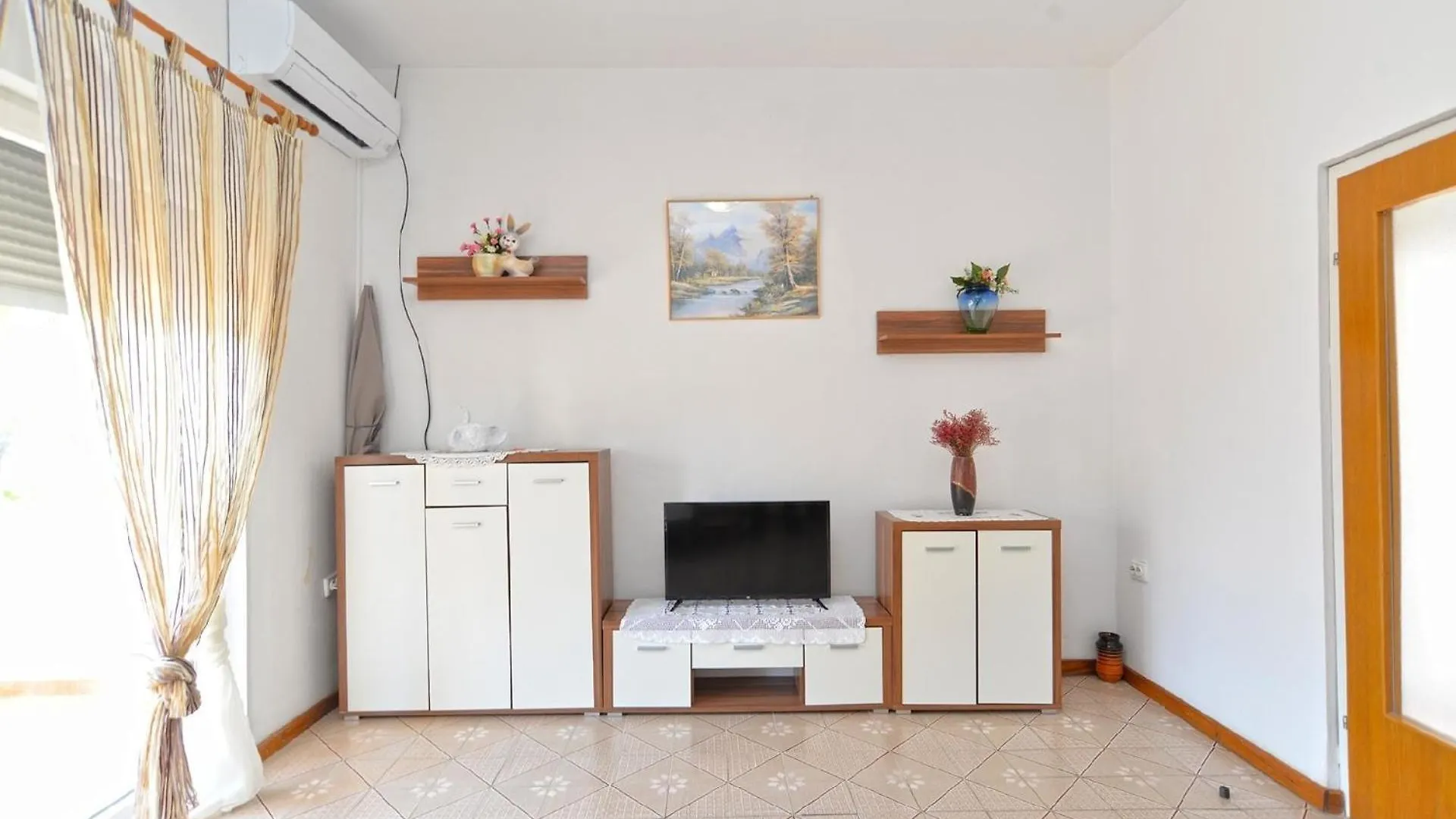 Apartment Ferienwohnung Fuer 4 Personen Ca 66 Qm In Banjole, Istrien Istrische Riviera Croatia